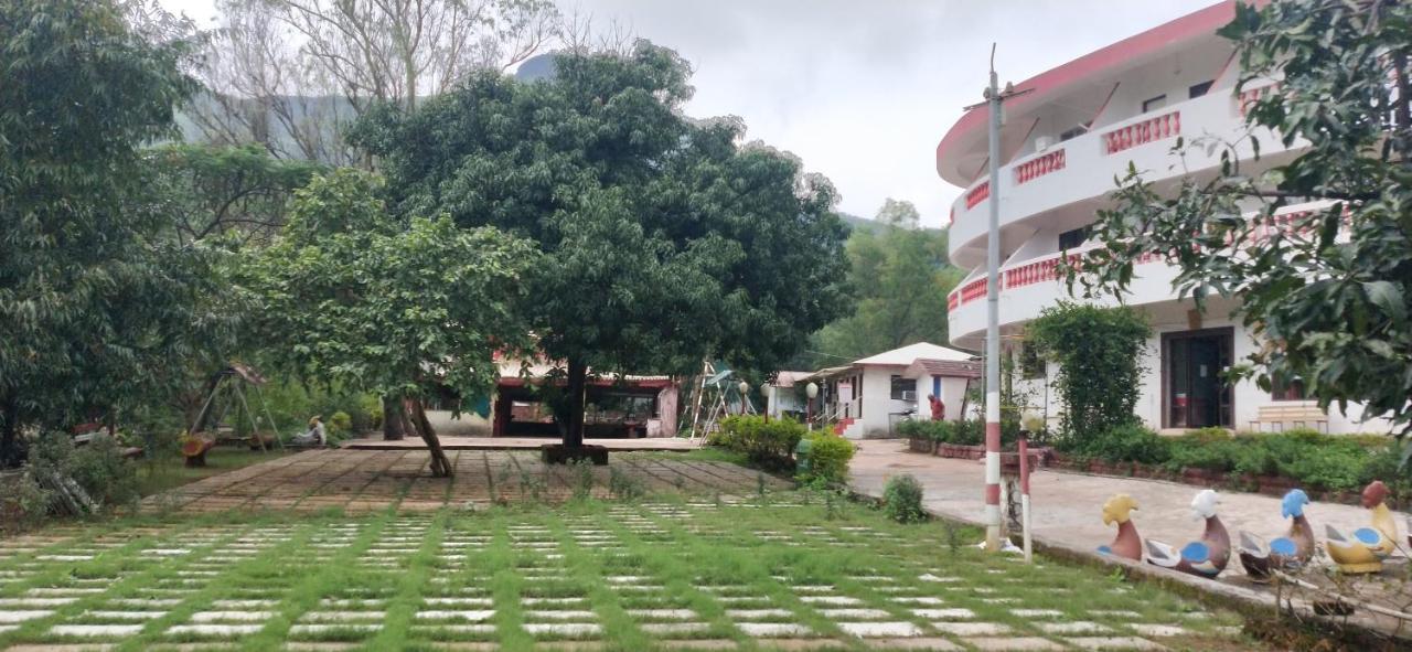 Golden Resort And Farm 나식 외부 사진